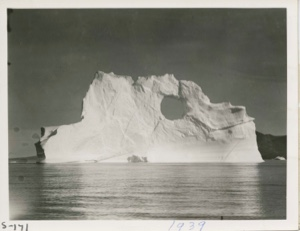 Image: Iceberg with hole in top